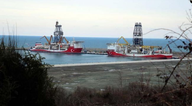 Fatih ve Kanuni sondaj gemileri, Filyos Limanı'nda bir araya geldi