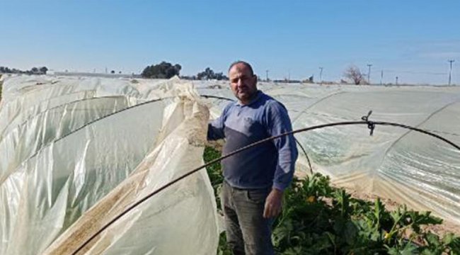 Mersin'de fırtına seraları yıktı, evlerin çatılarını uçurdu