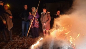 Nevruz ateşinden atlayıp, 'koronavirüs bitsin' dileğinde bulundular