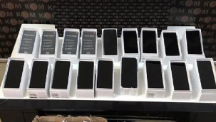 Polis müşteri kılığına girdi ve... Bursa'da kaçak cep telefonu operasyonu