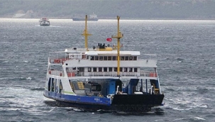Feribot seferlerine fırtına engeli