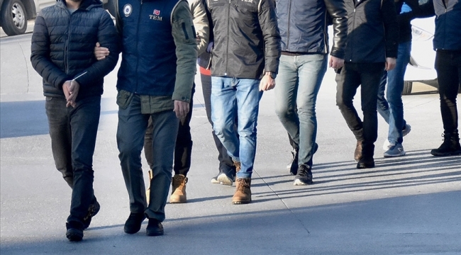 İzmir'deki FETÖ operasyonunda gözaltına alınan zanlılardan 19'u itirafçı oldu
