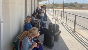 İsrail Gazze'ye açılan sınır kapılarını kapattı