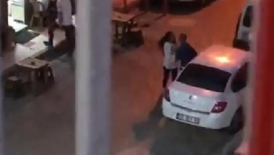 Sokak ortasında eski eşini tekme-tokat dövdü