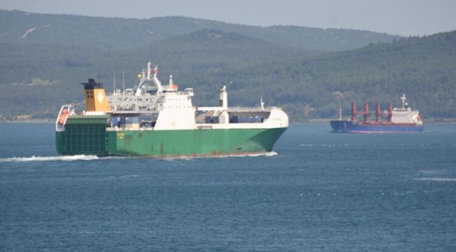 İngiltere 'ye ait 'Eddystone' isimli gemi Çanakkale Boğazı'ndan geçti
