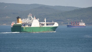 İngiltere 'ye ait 'Eddystone' isimli gemi Çanakkale Boğazı'ndan geçti