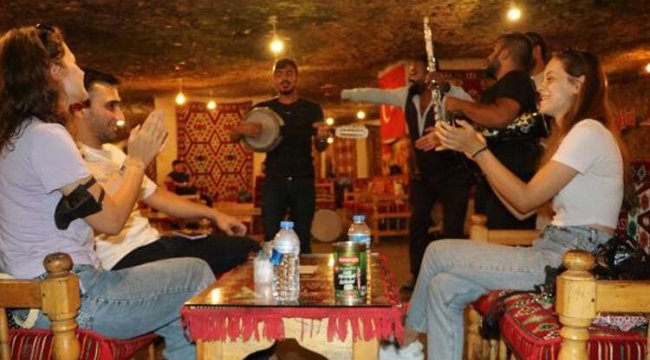 500 yıllık mağaraya yoğun ilgi! Dışarı 40, burası 15 derece