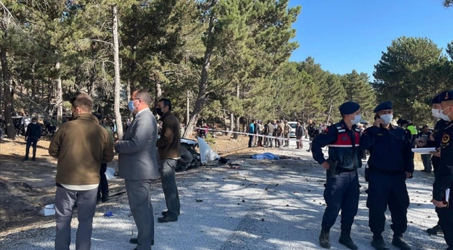 Afyonkarahisar'da öğrenci servisinin devrilmesi sonucu 5 kişi hayatını kaybetti
