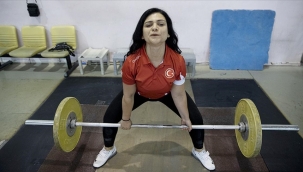 Görme engelli milli haltercinin hayatı sporla değişti