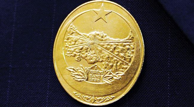 Dedelerinin madalyalarını alacaklar