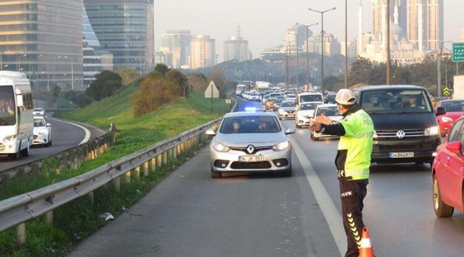 İstanbul'da çakarlı araç denetimi