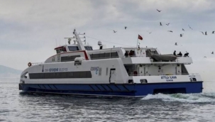 İzmir'de fırtına ulaşımı vurdu