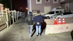 İzmir merkezli FETÖ operasyonunda 44 tutuklama