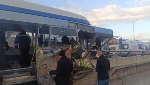 Ankara'da halk otobüsü kayganlaşan yolda kaza yaptı!