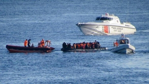 Çeşme'de 63 düzensiz göçmen kurtarıldı