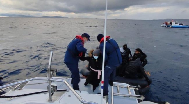 İzmir açıklarında 47 göçmen kurtarıldı
