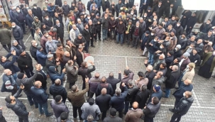 Malatya’da esnaf doların düşüşünü halaylarla kutladı