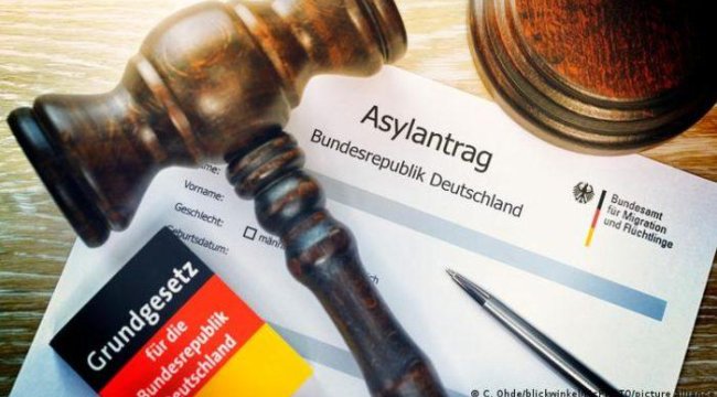 Almanya'ya rekor sayıda iltica başvurusu