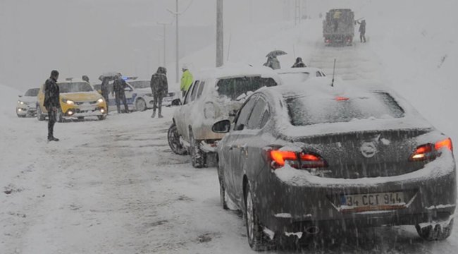 Muş'ta 261 köy yolu ulaşıma kapandı