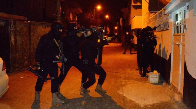 Adana'da 15 Şubat öncesi operasyon! Çok sayıda kişiye gözaltı