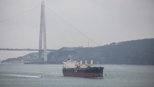Odessa açıklarında vurulan Türk gemisi İstanbul Boğazı'na girdi