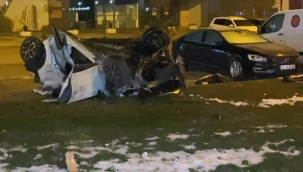 Ağaca çarpıp takla attı, 50 metre savruldu: 2 kişi hayatını kaybetti
