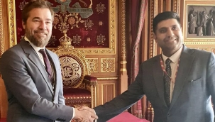 Engin Altan Düzyatan'a İngiltere'de 'en iyi erkek oyuncu' ödülü verildi