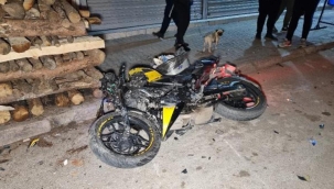 Otomobil ve motosiklet çarpıştı: 1'i ağır 2 yaralı