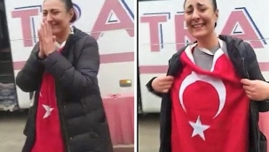 Ukrayna'da çekilen görüntü yürekleri sızlattı! Türk bayrağına sarıldı...