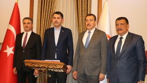 Bakan Kurum, Malatya Valiliğini ve AK Parti İl Teşkilatını ziyaret etti