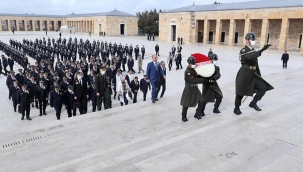 Emniyet teşkilatından Anıtkabir'e ziyaret