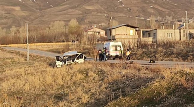 Kaçak göçmenleri taşıyan minibüs takla attı: 4 ölü, 25 yaralı