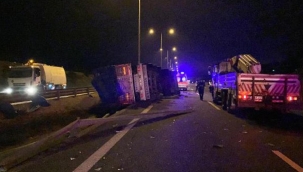 Kuzey Marmara Otoyolu'nda TIR devrildi: Acı haber geldi