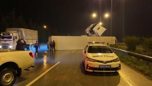 Osmaniye'de 4 aracın karıştığı kazada, 3'ü polis 5 kişi yaralandı