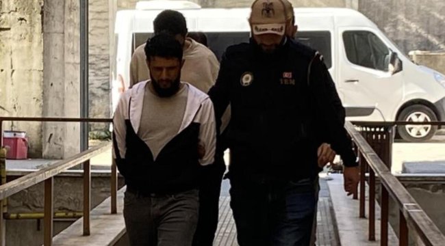 Bursa'da 1'i 'canlı bomba' 3 DEAŞ'lı adliyeye sevk edildi