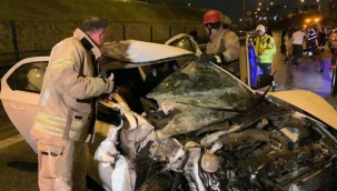İtfaiye aracına otomobil çarptı: 2'si ağır 5 yaralı