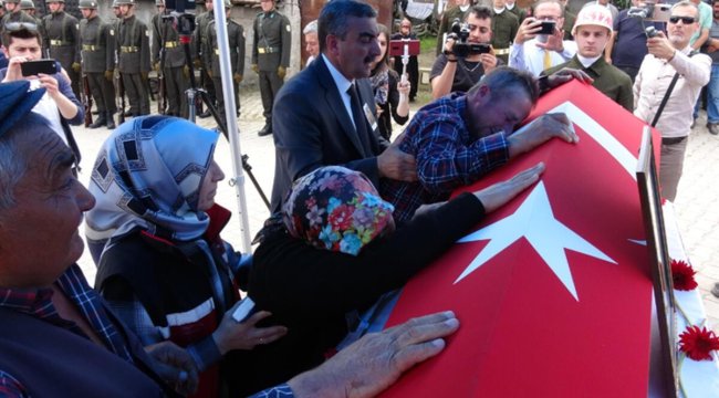 Şehit Piyade Er Oktay Salar, gözyaşlarıyla son yolculuğuna uğurlandı