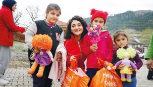 Yangınzede çocuklara Kızılay’dan sürpriz