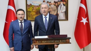 Bakan Akar Kayseri'de temaslarda bulundu
