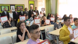 İstanbul'da karneler dağıltı, yaz tatili başladı