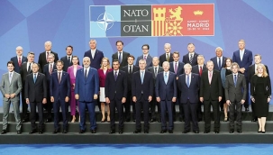 Sıcak zirvede diplomasi maratonu
