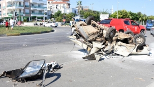 Antalya'da kavşakta feci kaza: 1 ölü, 3 yaralı