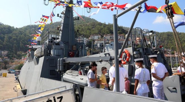 Askeri gemiler, Fethiye'de halkın ziyaretine açıldı