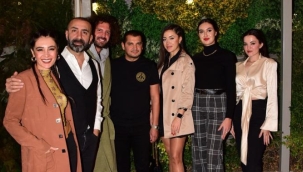 Dostlarını yemekte buluşturdu