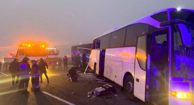 Otoyolda feci kaza! 11 ölü 57 yaralı