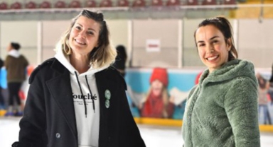 İzmirli kadınlar 8 Mart'ı buz pistinde kutladı